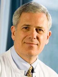 Arzt Rheumatologe Daniel